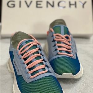 New Givenchy Sneakers size 38.5